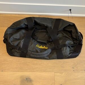 XL CABELA'S DUFFLE BAG WITH STRAP
